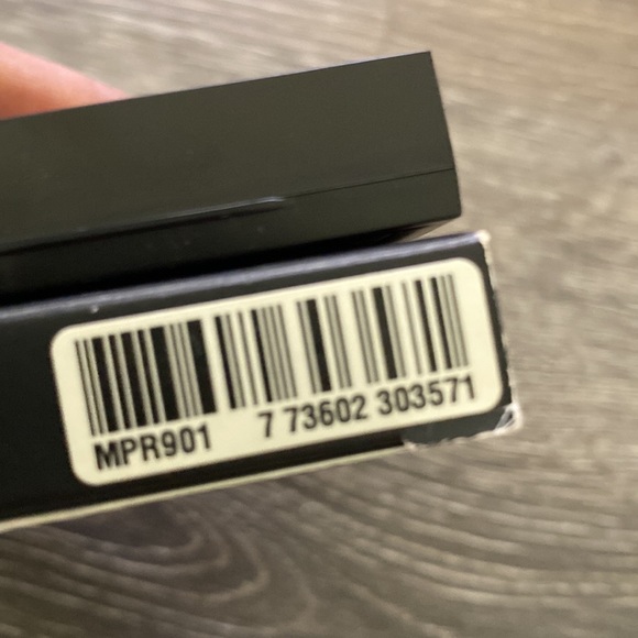 MAC Pinkluxe Veluxe Pearlfusion Eyeshadow Palette - Picture 7 of 7